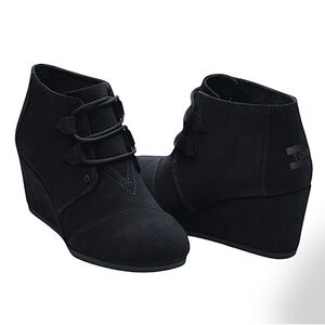 TOMS Suede Kala Wedge Booties Black Lace Up Women’s Size 10